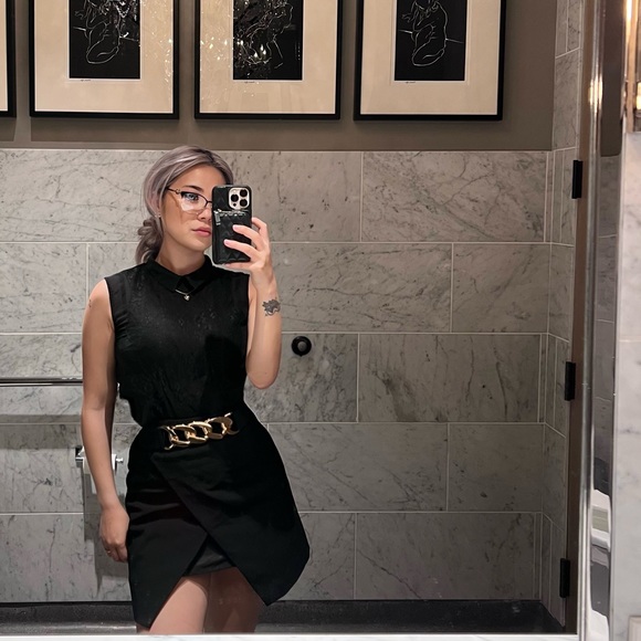 Hi, I’m Lindsey ❤️ - Picture 2 of 4